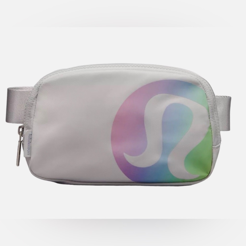 Lululemon Everywhere Belt Bag 1L Iridescent Logo NWT White Festival Drop Rare
